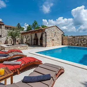 casa-di-roccia.pula-hotels.org/